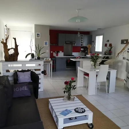 Maison Cosy Ile De Re 4 Personnes Hébergement de vacances Rivedoux-Plage